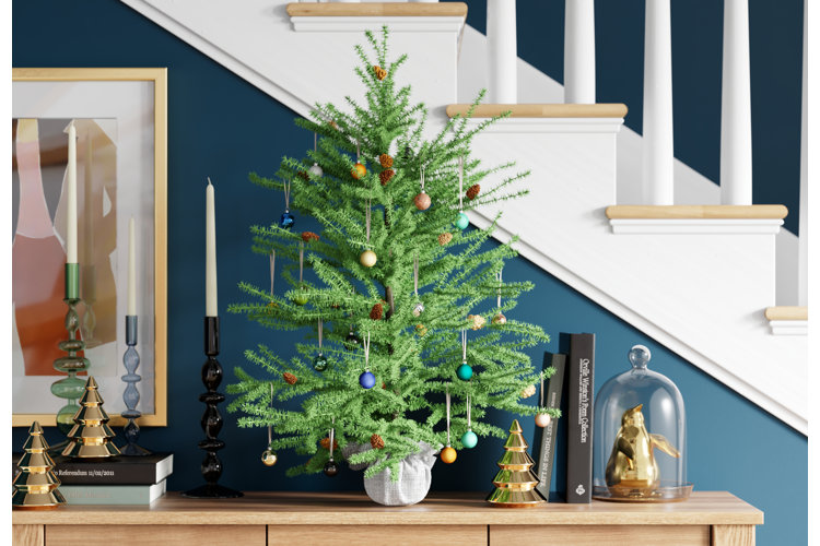 Small real deals tabletop christmas tree